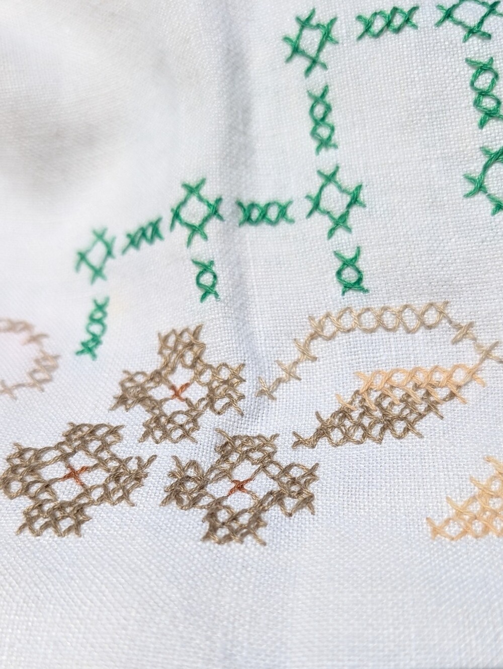one of a kind LINEN SHORTS made from a cross stitched tablecloth S - Picture 11 of 12